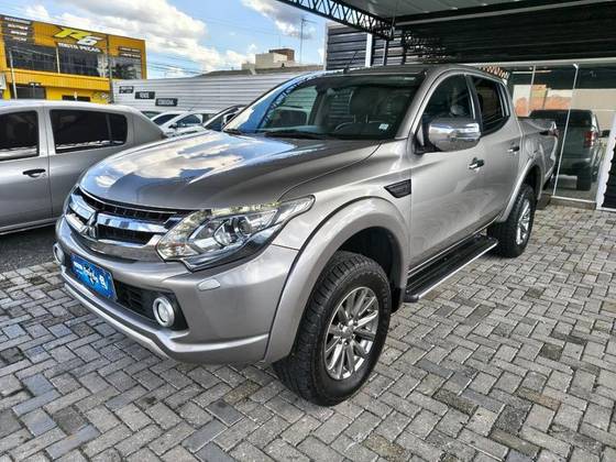 MITSUBISHI L200 TRITON 2.4 16V TURBO DIESEL SPORT HPE-S CD 4P 4X4 AUTOMÁTICO MITSUBISHI L200 TRITON 2.4 16V TURBO DIESEL SPORT HPE-S CD 4P 4X4 AUTOMÁTICO